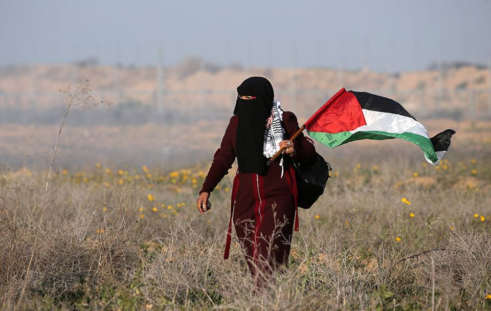 شهيد و47 إصابة في جمعة المرأة الفلسطينية على حدود غزة