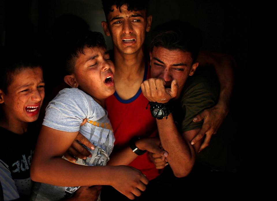 مصوّران من غزة يفوزان بجوائز دولية عن مسيرة العودة
