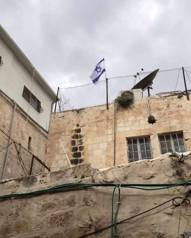 إسرائيل تنتزع منزل أبو عصب بالقوة.. ما حكاية البيت المتاخم للأقصى؟!