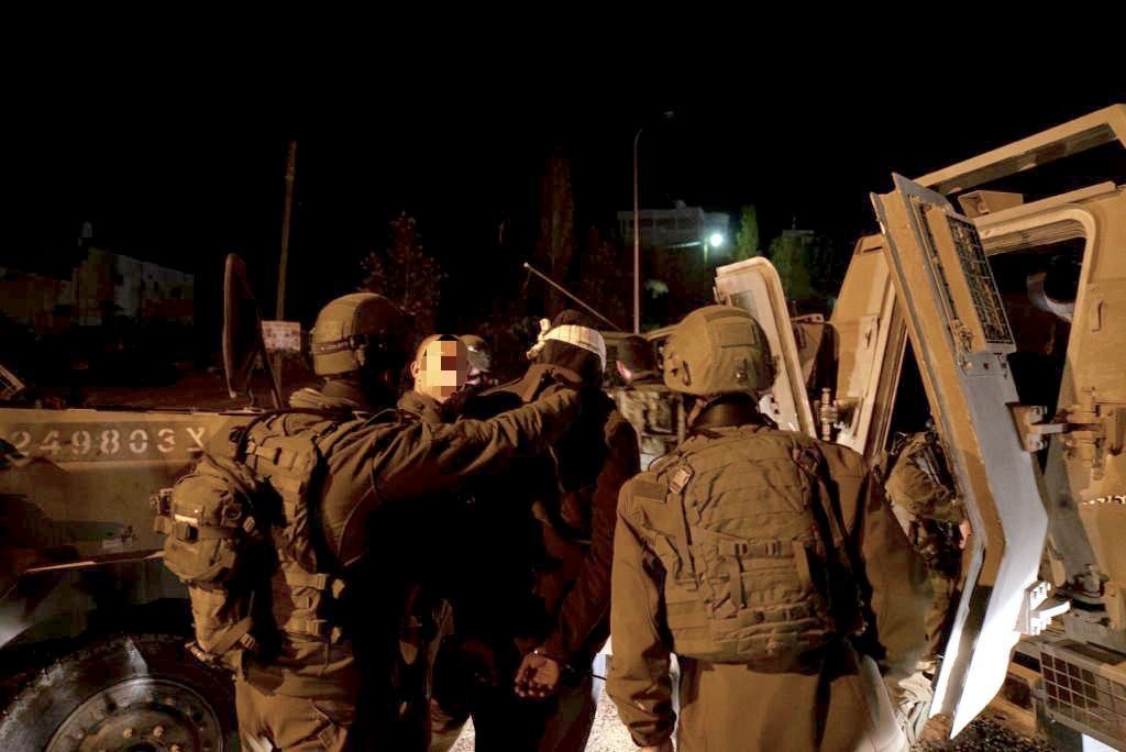 الاحتلال يعتقل 9 مواطنين بينهم صحفي في الضفة