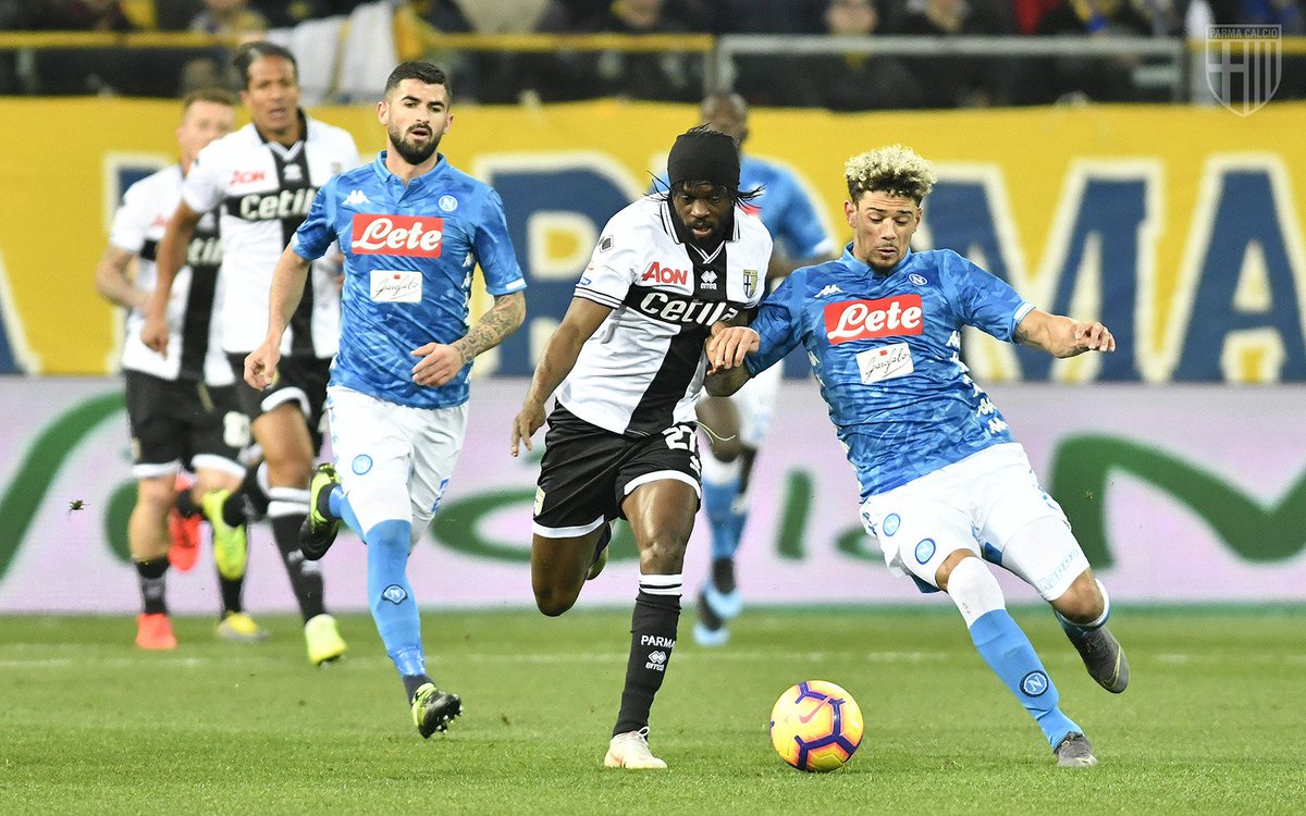 نابولي يسحق بارما برباعية في الدوري الإيطالي