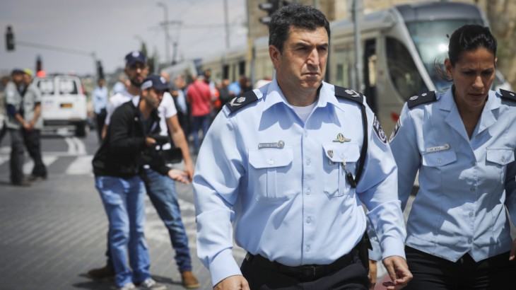 قائد شرطة الاحتلال بالقدس يقود اقتحامًا استفزازيًّا للأقصى