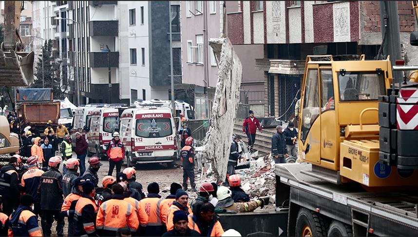 ارتفاع ضحايا انهيار مبنى في إسطنبول إلى 14 قتيلا