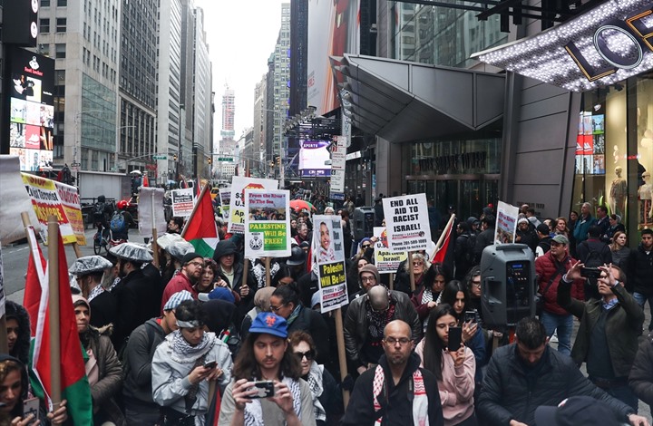 مسيرة بنيويورك بيوم الأرض تطالب بوقف دعم إسرائيل