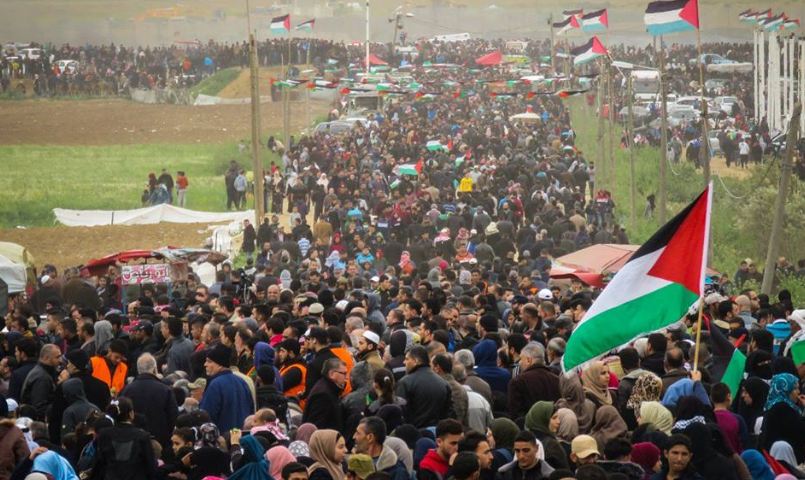 حشود مليونية العودة تـرابط على تخـوم غزة المحاصرة