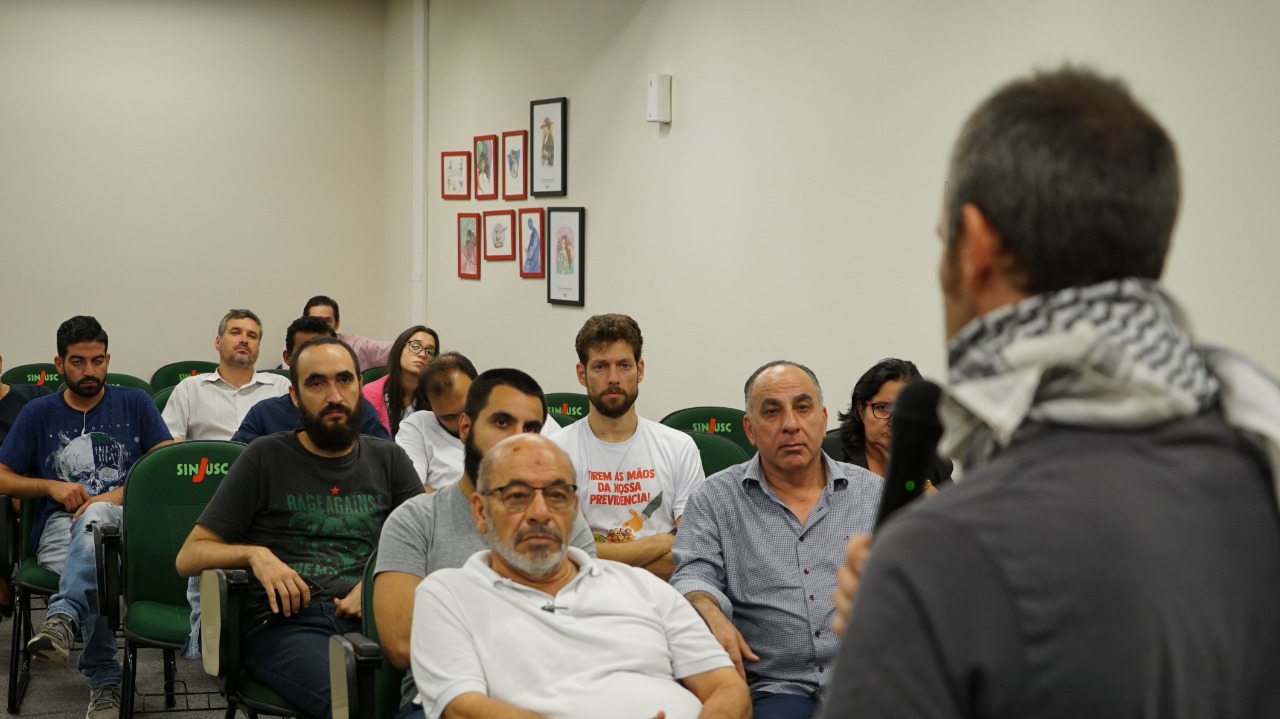 لقاء تضامني في فلوريانوبوليس البرازيلية مع الشعب الفلسطيني