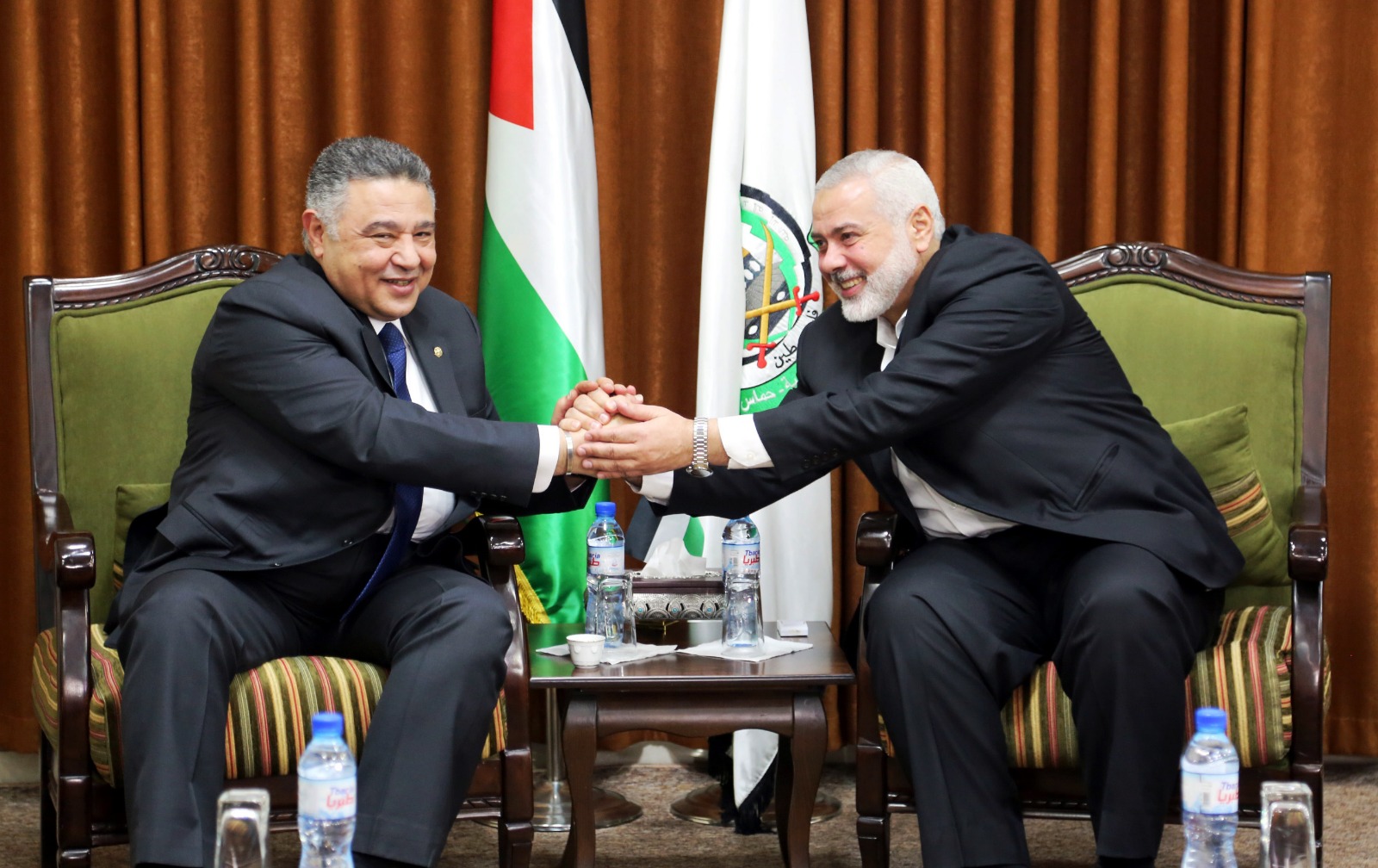 قيادة حماس تلتقي وفد المخابرات المصرية بغزة