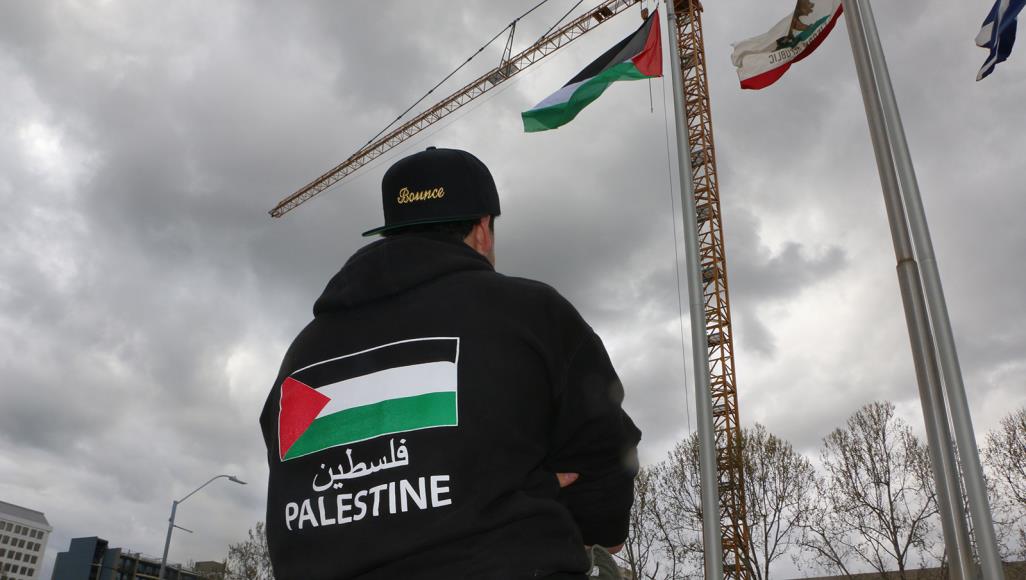لأول مرة.. رفع العلم الفلسطيني بمجلس مدينة أميركية