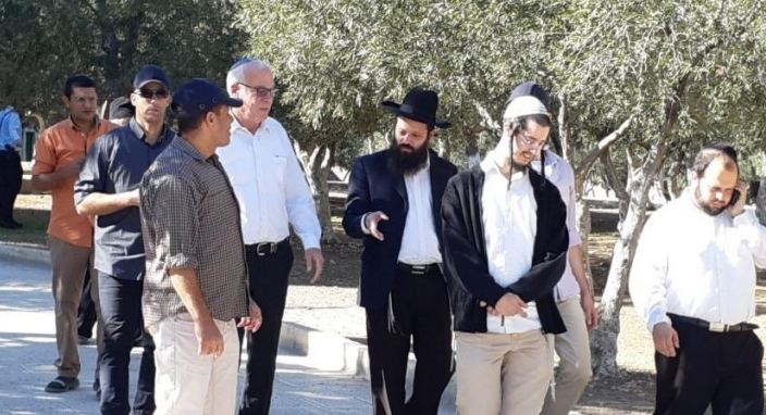 وزير الزراعة الإسرائيلي يقود اقتحاما للمسجد الأقصى