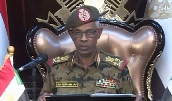 الجيش السوداني يعلن الإطاحة بالبشير وتولي السلطة