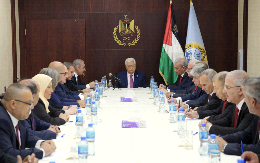 حماس تطالب بفتح تحقيق جاد في فساد مؤسسات السلطة