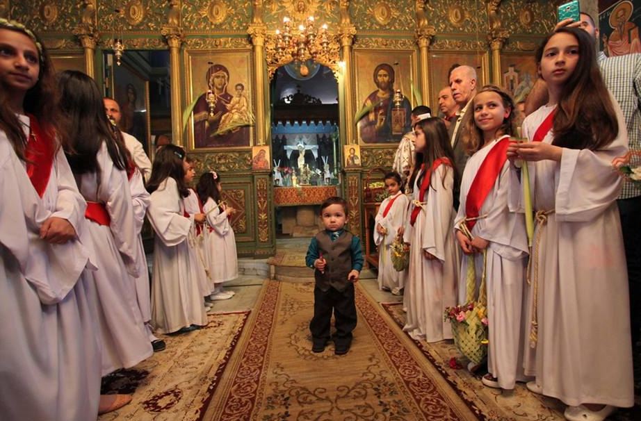 حماس تستنكر منع الاحتلال مسيحيي غزة من الوصول للضفة والقدس