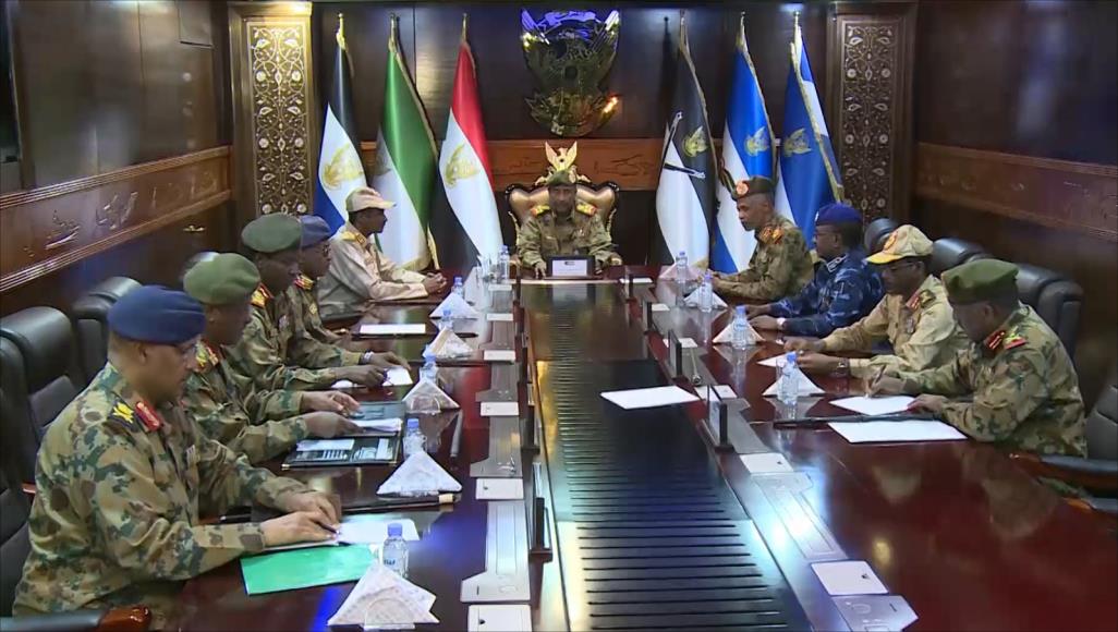 العسكري السوداني يقرر تشكيل حكومة ويدعو لانتخابات
