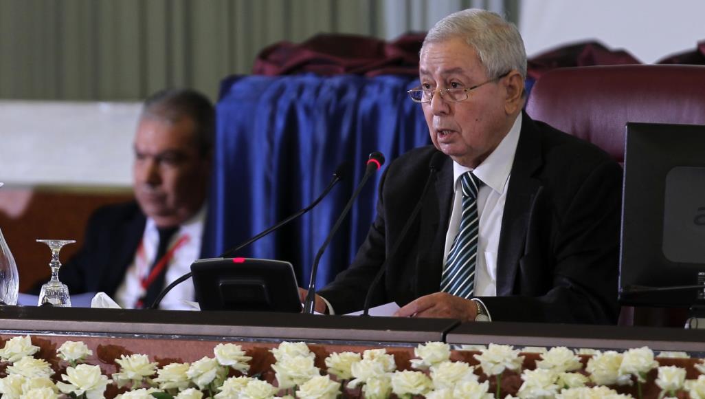الرئاسة الجزائرية تدعو قادة الحراك وسياسيين إلى اجتماع يبحث الأزمة