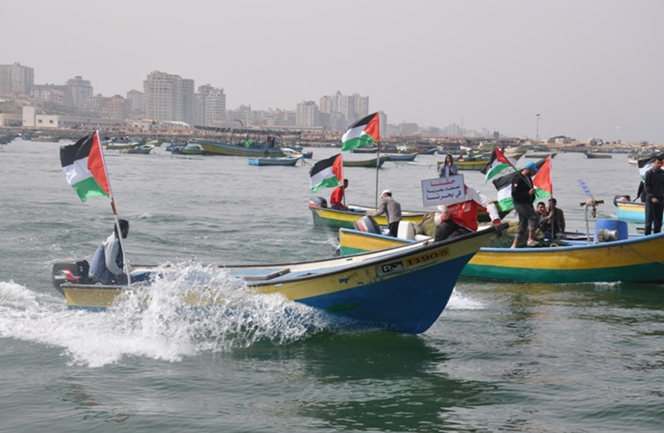 البحرية المصرية تعتقل 4 صيادين فلسطينيين في بحر رفح