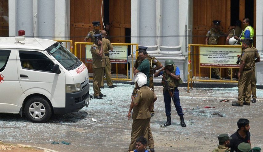 مسيحيون يهاجمون مسجدًا في سريلانكا وفرض حظر للتجوال
