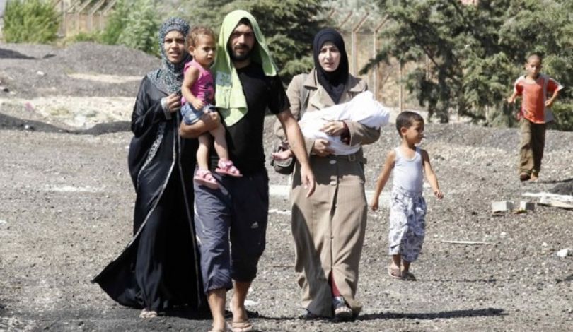 التسلل عبر الحدود.. فلسطينيون يفرون إلى مصير مجهول