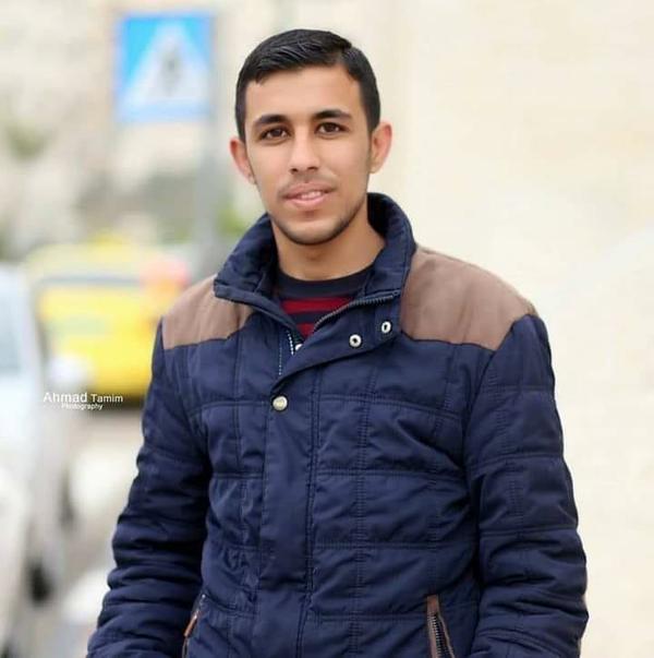 عائلة المعتقل السياسي نصير أبو ثابت تطالب بإطلاق سراحه