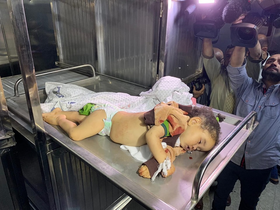 إسرائيل تقتل الرضيعة صبا.. هكذا ينشر الجبناء الموت بغزة!