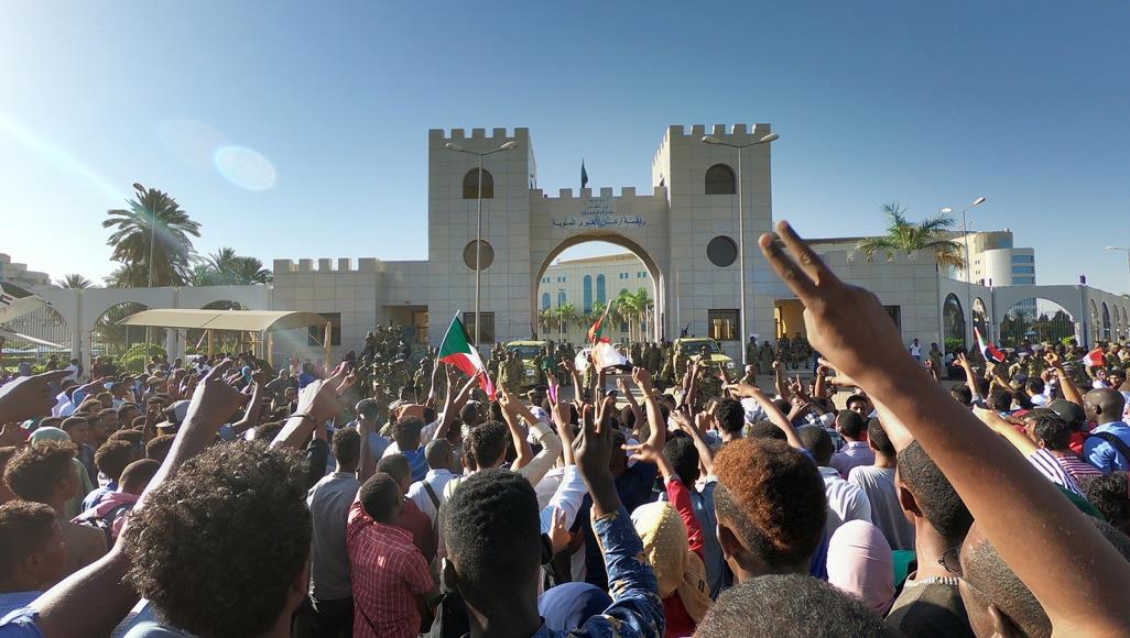 تلميح أميركي بعقوبات على السودان والثوار يحشدون لمليونيات