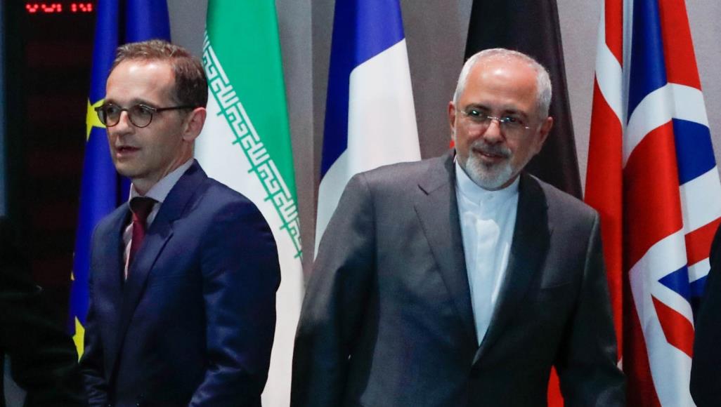 ظريف يتهم واشنطن بالضغط على أصدقاء إيران