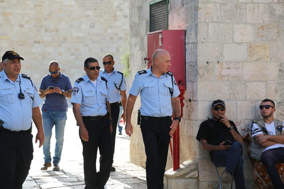 قوات الاحتلال تعتقل مسؤولا بدائرة أوقاف القدس