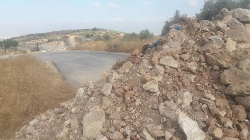 الاحتلال يغلق طريق جيوس النبي إلياس بقلقيلية