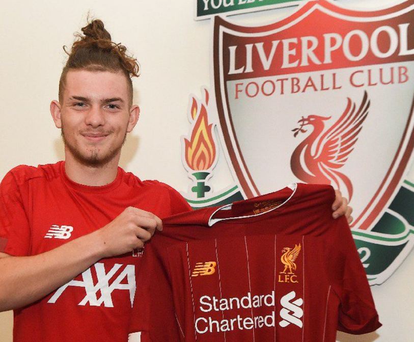 ليفربول يتعاقد مع اليافع هارفي إليوت أصغر لاعب في الدوري الإنجليزي