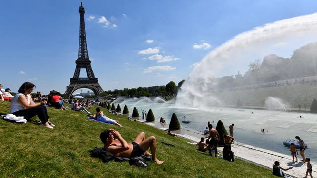 موجة حر شديدة تجتاح أوروبا والتحذيرات تتصاعد