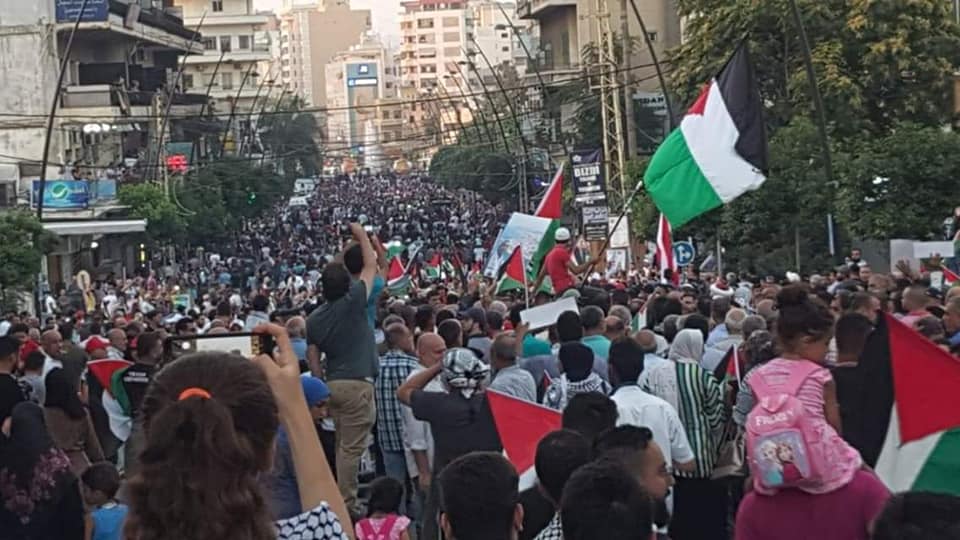مسيرة بصيدا رفضا لإجراءات وزير العمل اللبناني