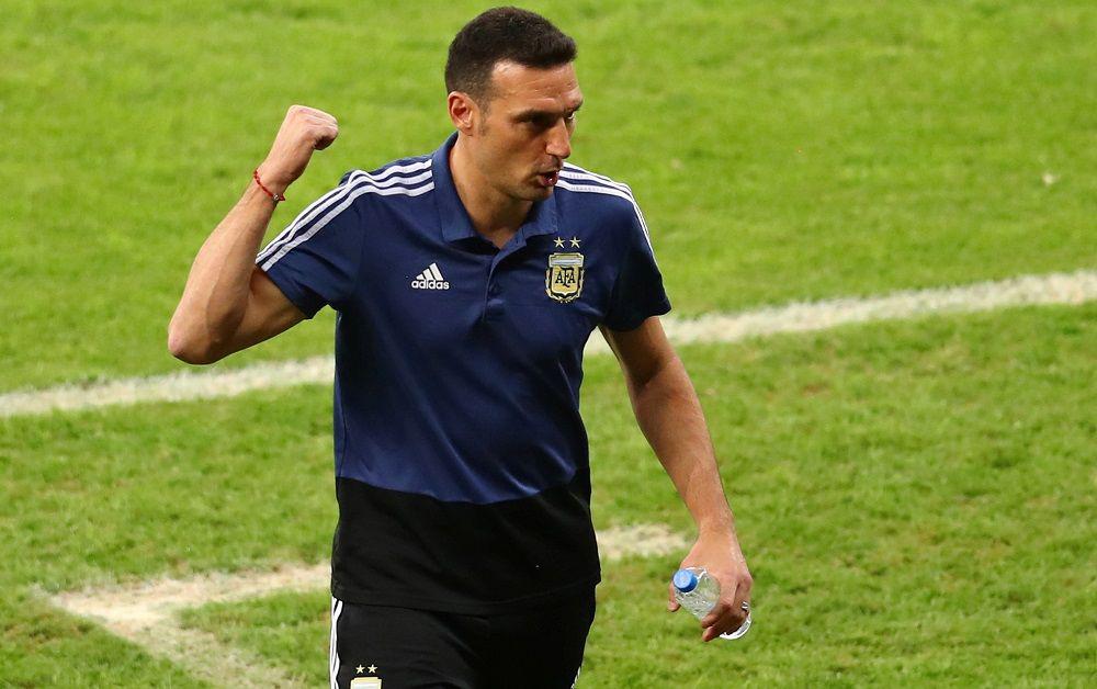 سكالوني يستمر مدرباً للأرجنتين حتى نهاية تصفيات مونديال 2022