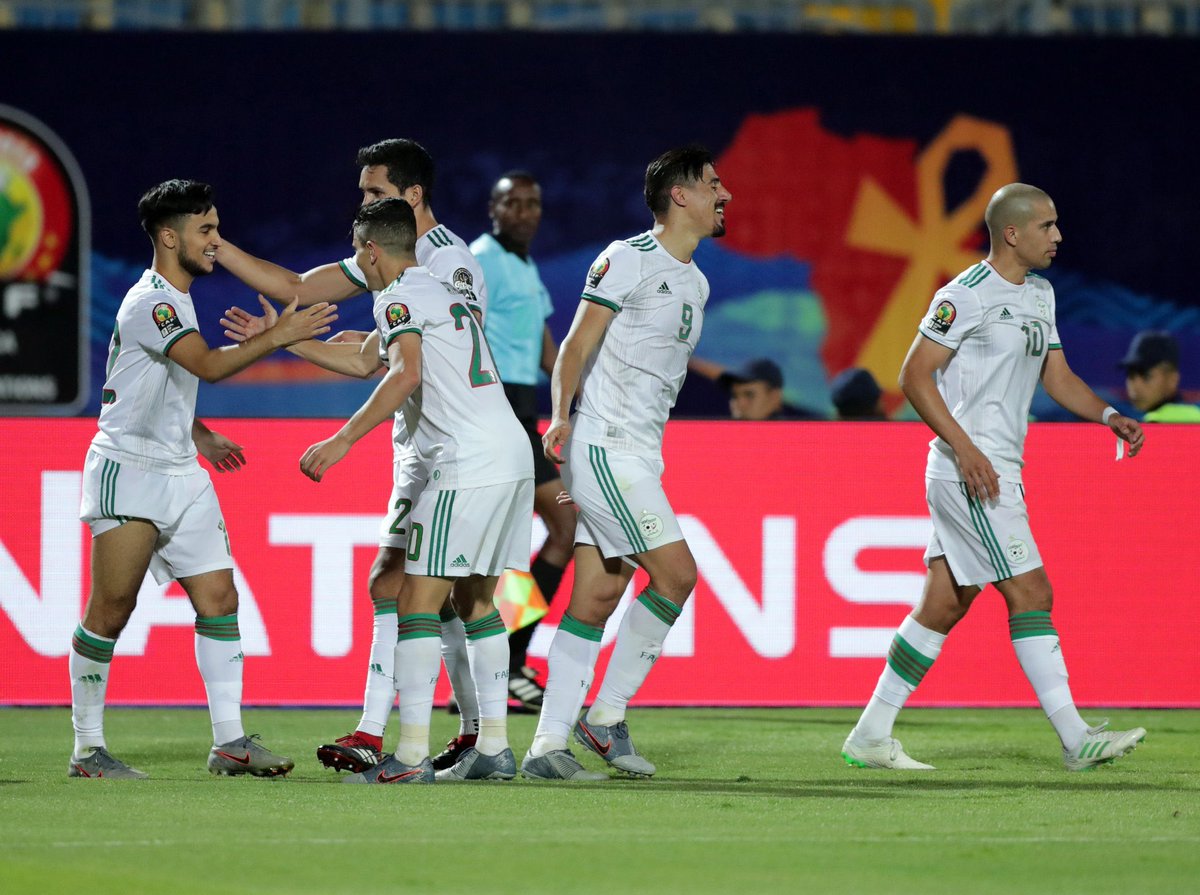 الجزائر تهزم غينيا بثلاثية وتبلغ ربع نهائي كأس أمم أفريقيا