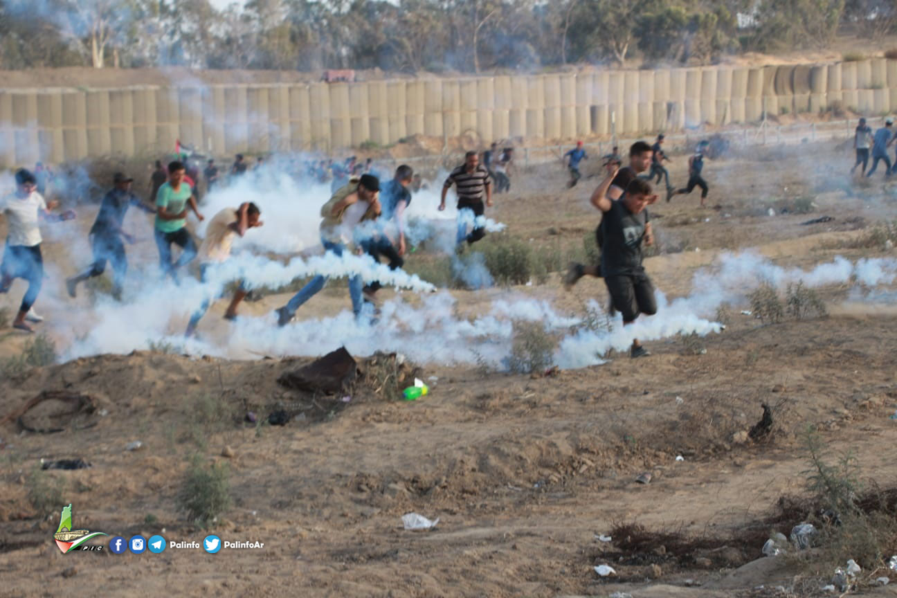 إصابة عشرات الفلسطينيين في قمع الاحتلال مسيرات العودة