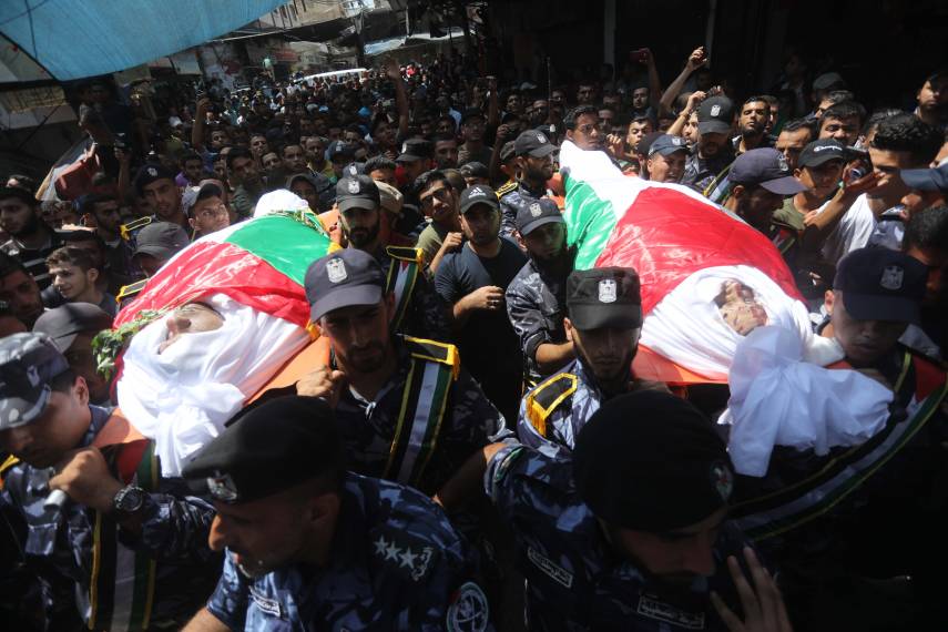 تشييع حاشد لشهداء الشرطة بغزة