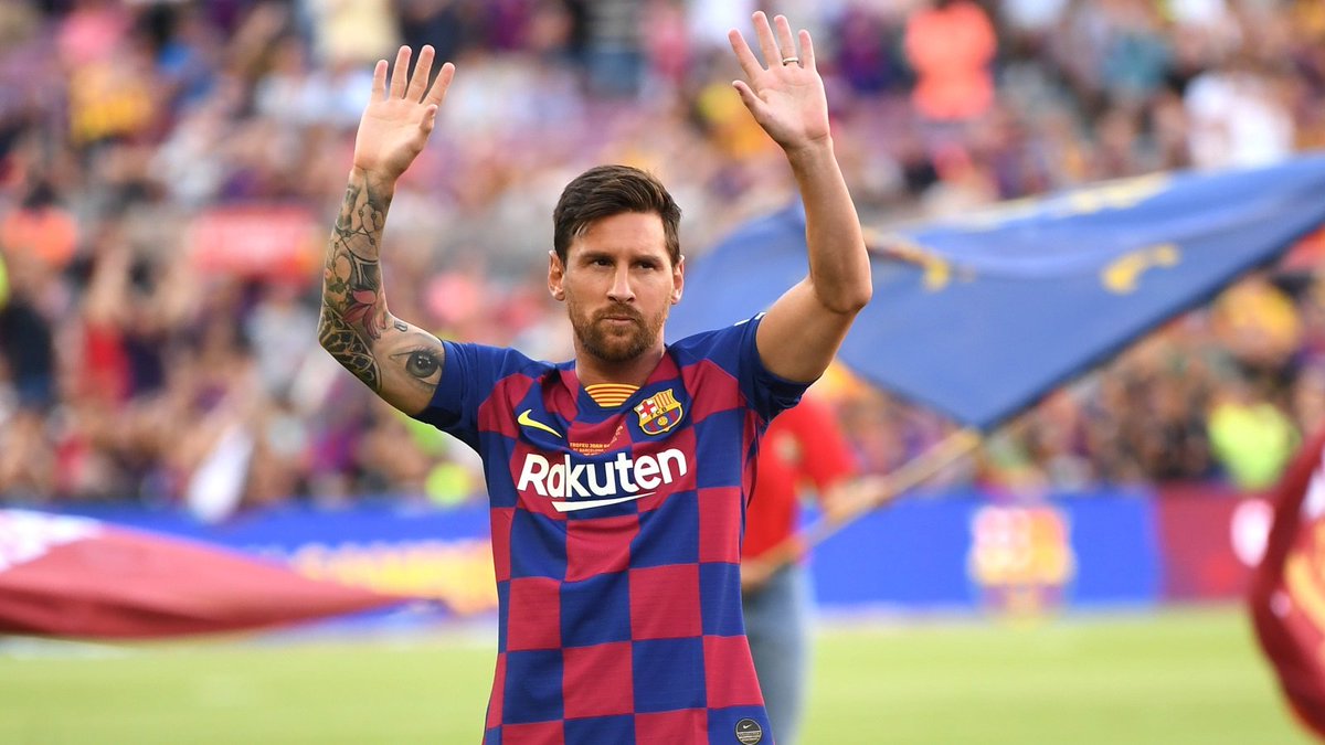 ميسي: تمنيت عودة نيمار وأريد البقاء في برشلونة أكثر