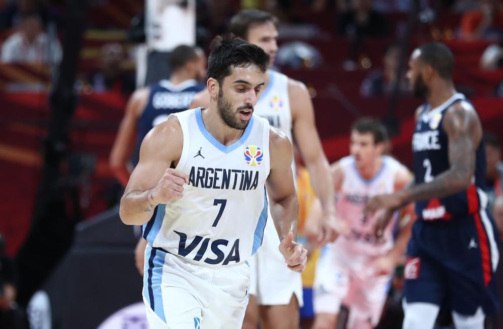 الأرجنتين تتجاوز فرنسا وتبلغ نهائي مونديال السلة