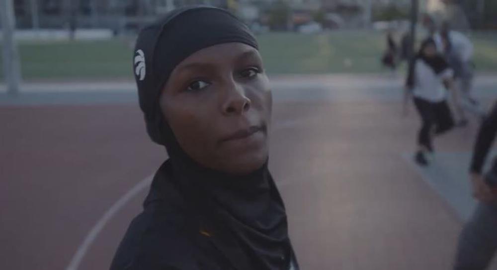 تورونتو رابتورز يطلق حجابًا رياضيًّا