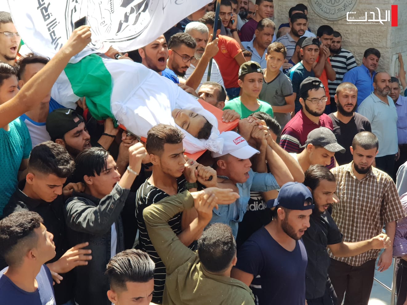 آلاف الفلسطينيين يشيعون شهيدي مسيرات العودة في غزة