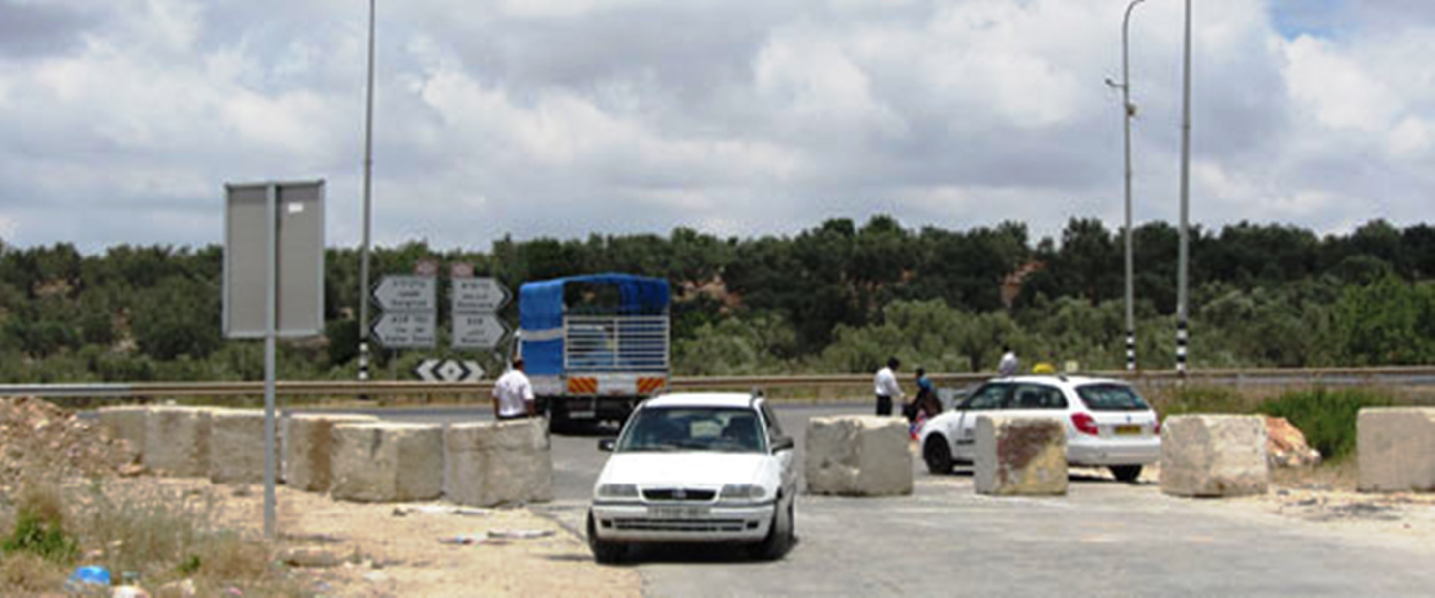 الاحتلال يقتحم عزون ويواصل حصار البلدة لليوم الرابع