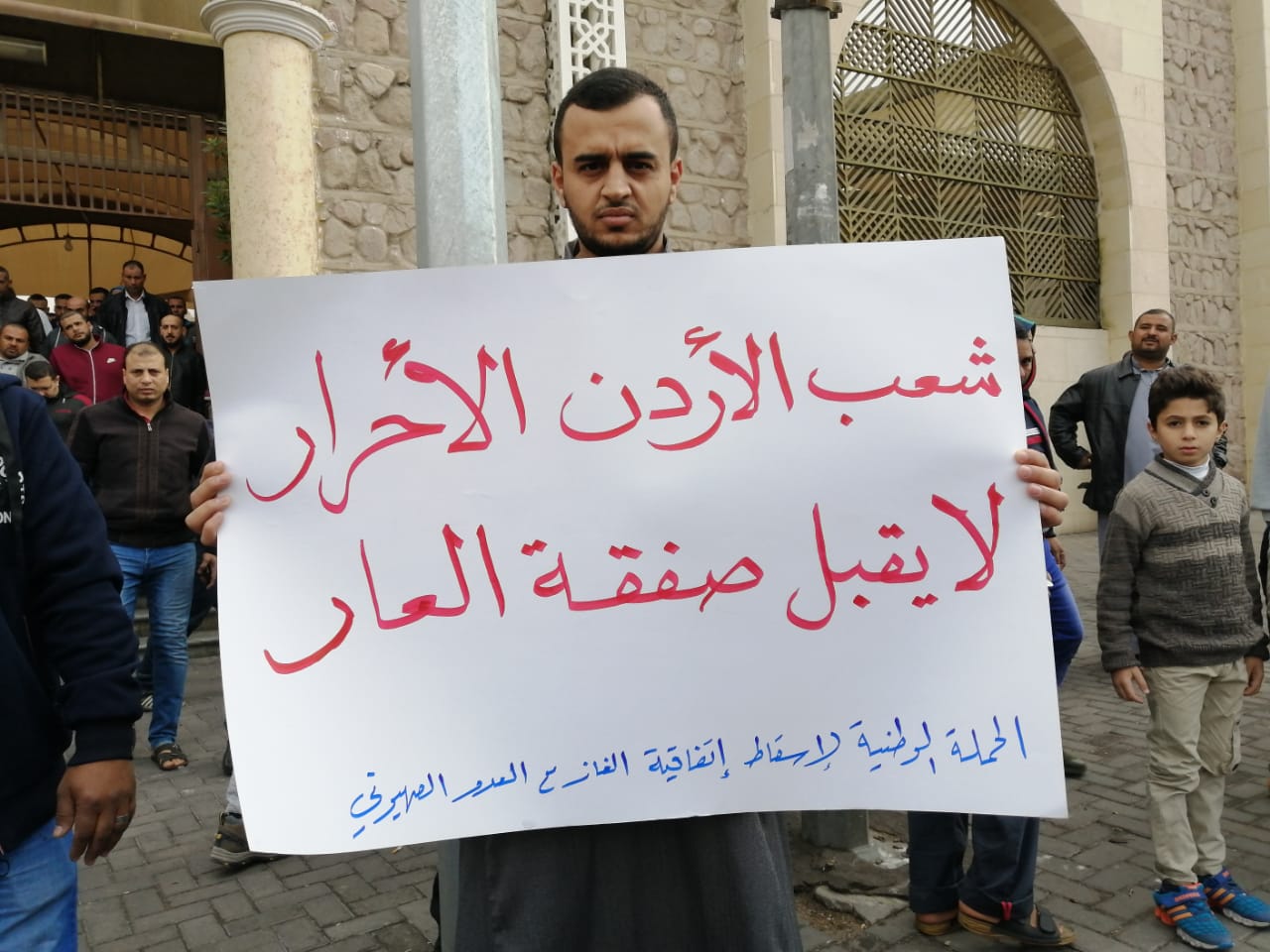 نائب أردني يكشف عن اتفافية حكومية لتزويد مستوطنات الاحتلال بالخضار