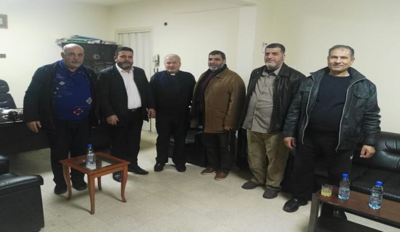 حماس تزور الكنيسة الإنجيلية المشيخية في صيدا