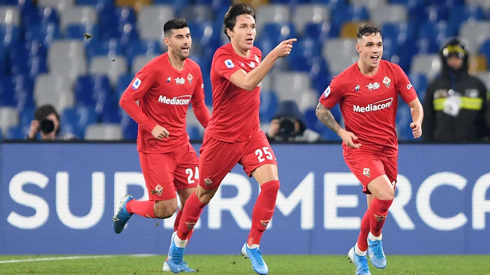 الدوري الإيطالي.. فيورنتينا يعمق جراح نابولي
