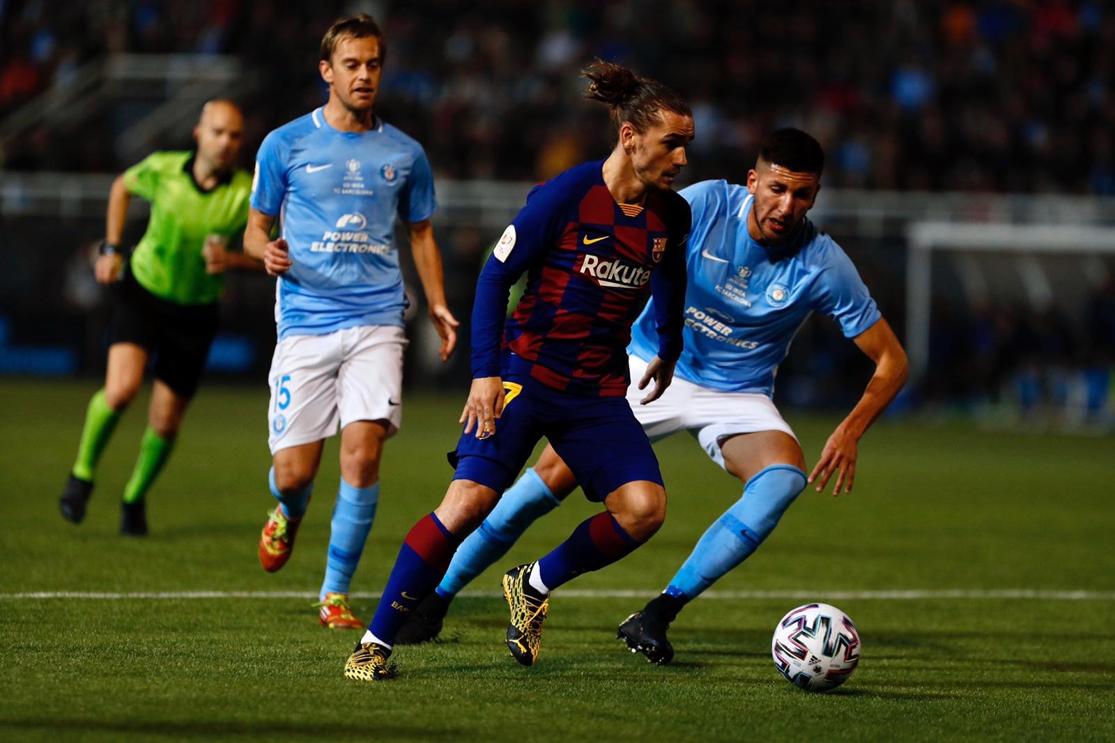 غريزمان ينقذ برشلونة من الحرج أمام إيبيزا