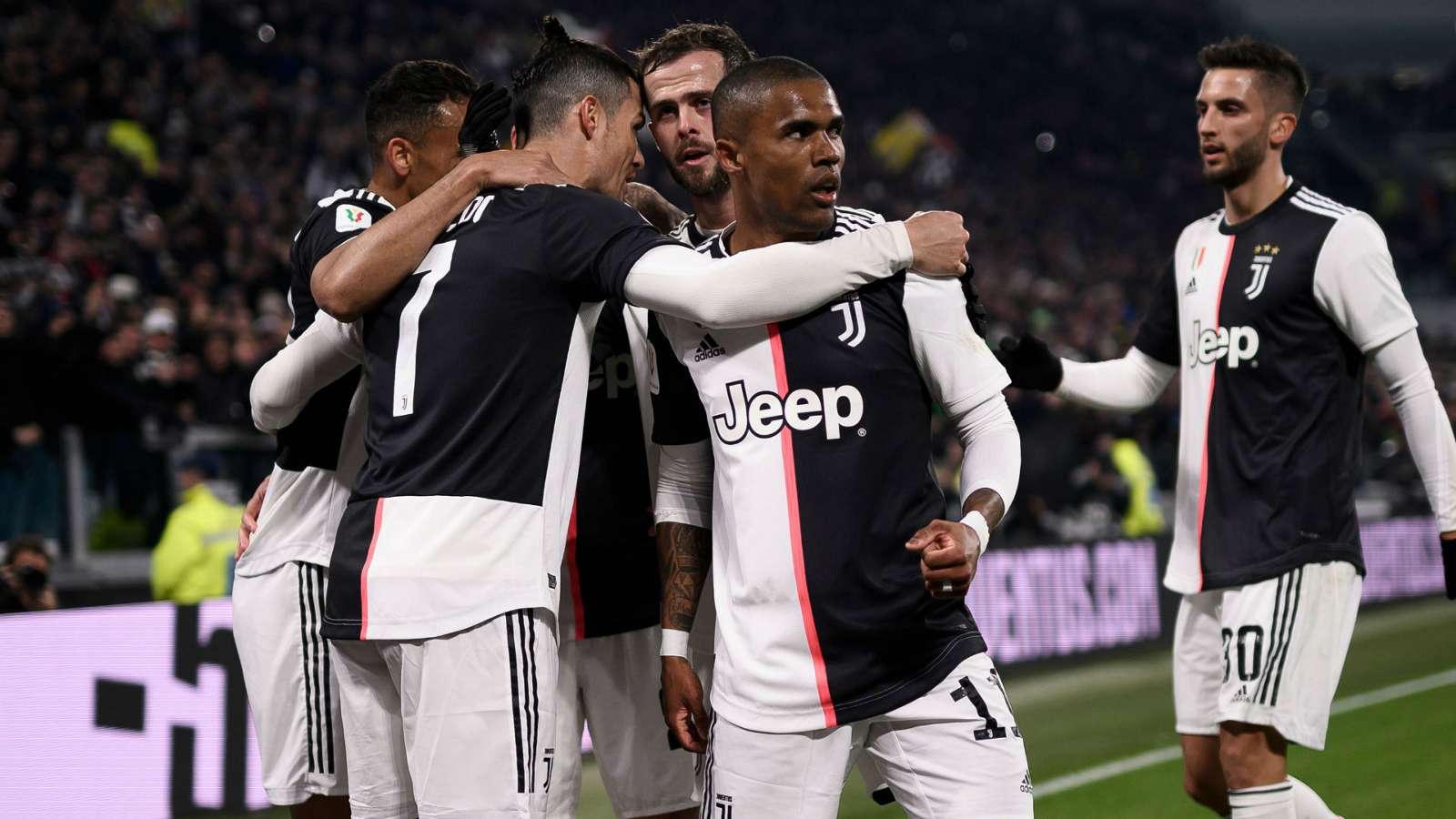 يوفنتوس يهزم روما بثلاثية ويبلغ نصف نهائي كأس إيطاليا