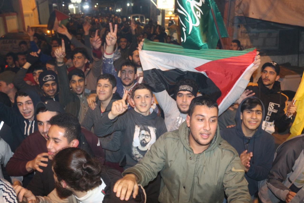 مسيرة في مخيم البداوي رفضًا لصفقة القرن