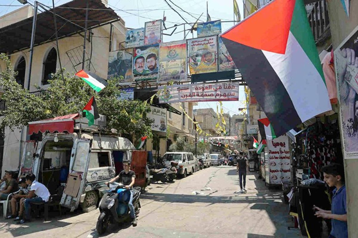 أزمة تلد أخرى.. مخاطر صحية تهدد فلسطينيي لبنان مع انقطاع الكهرباء