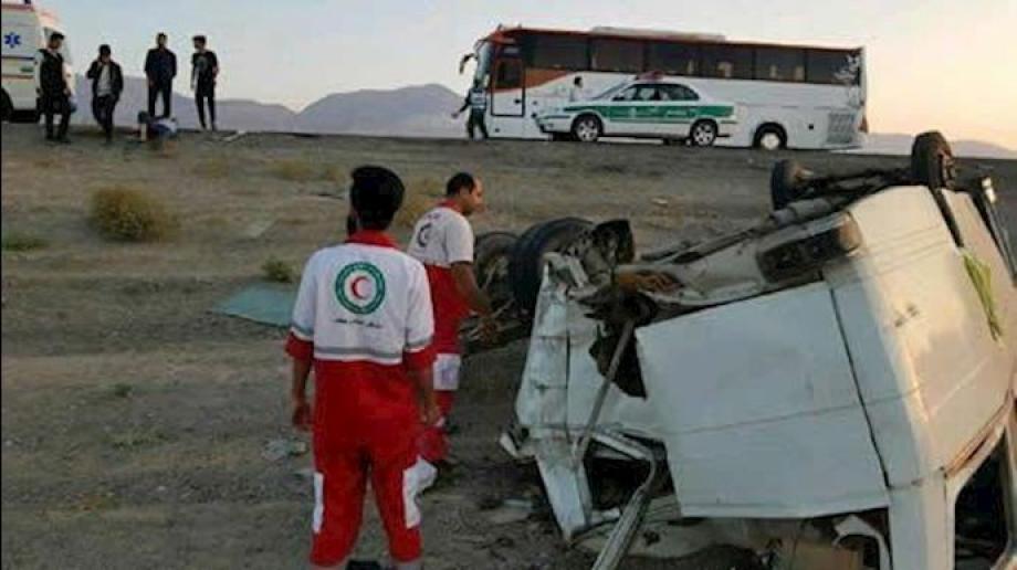 19 قتيلا و24 مصابا بانقلاب حافلة شمالي إيران