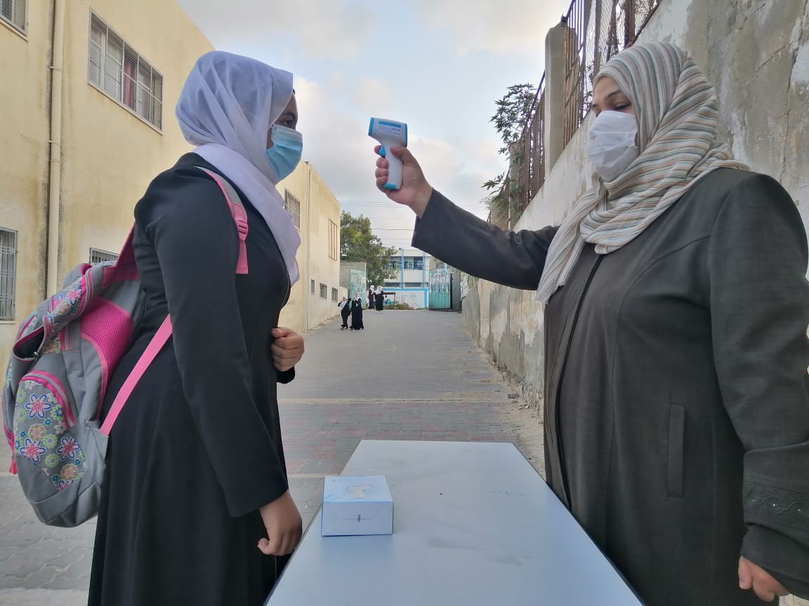 طلبة الثانوية العامة بغزة يعودون إلى مدارسهم