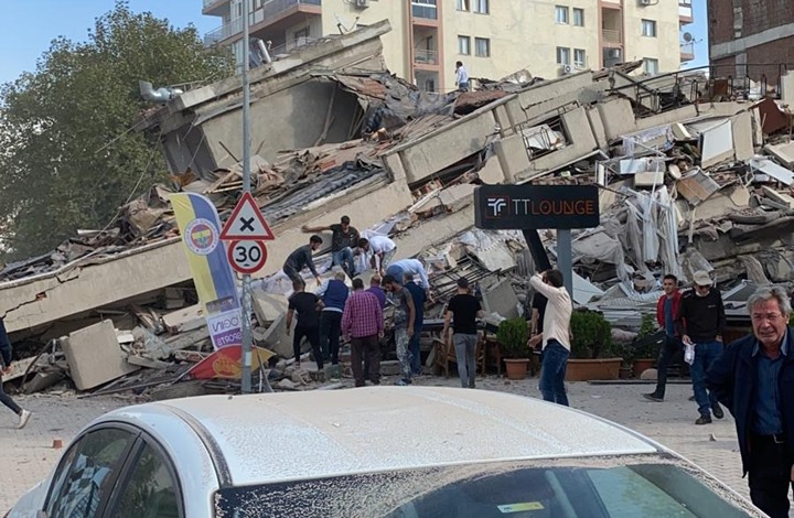 12 قتيلا و419 جريحا في زلزال إزمير التركية