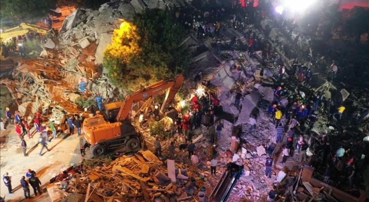 ارتفاع عدد ضحايا زلزال إزمير إلى 24 قتيلا و804 جرحى